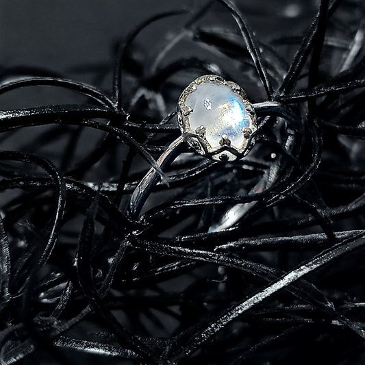 Rainbow Moonstone Crown Ring in Sterling Silver (US SIZE 13)